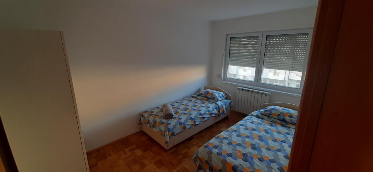 Apartman Stella Istocno Sarajevo Lukavica Exterior photo