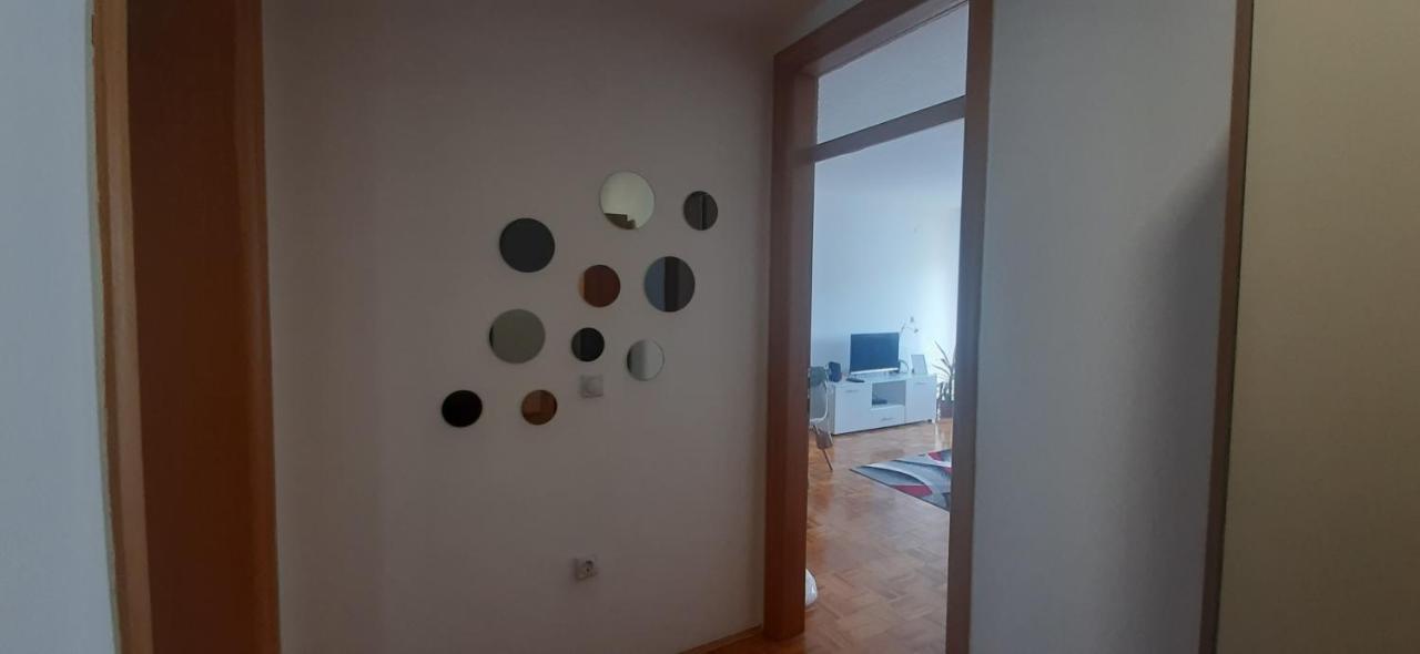 Apartman Stella Istocno Sarajevo Lukavica Exterior photo